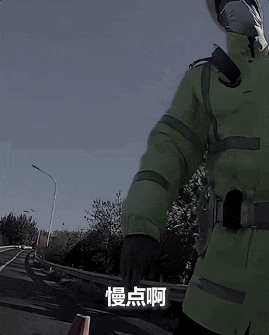 摩托車(chē)違反禁行規定_禁行_交警暖心放行
