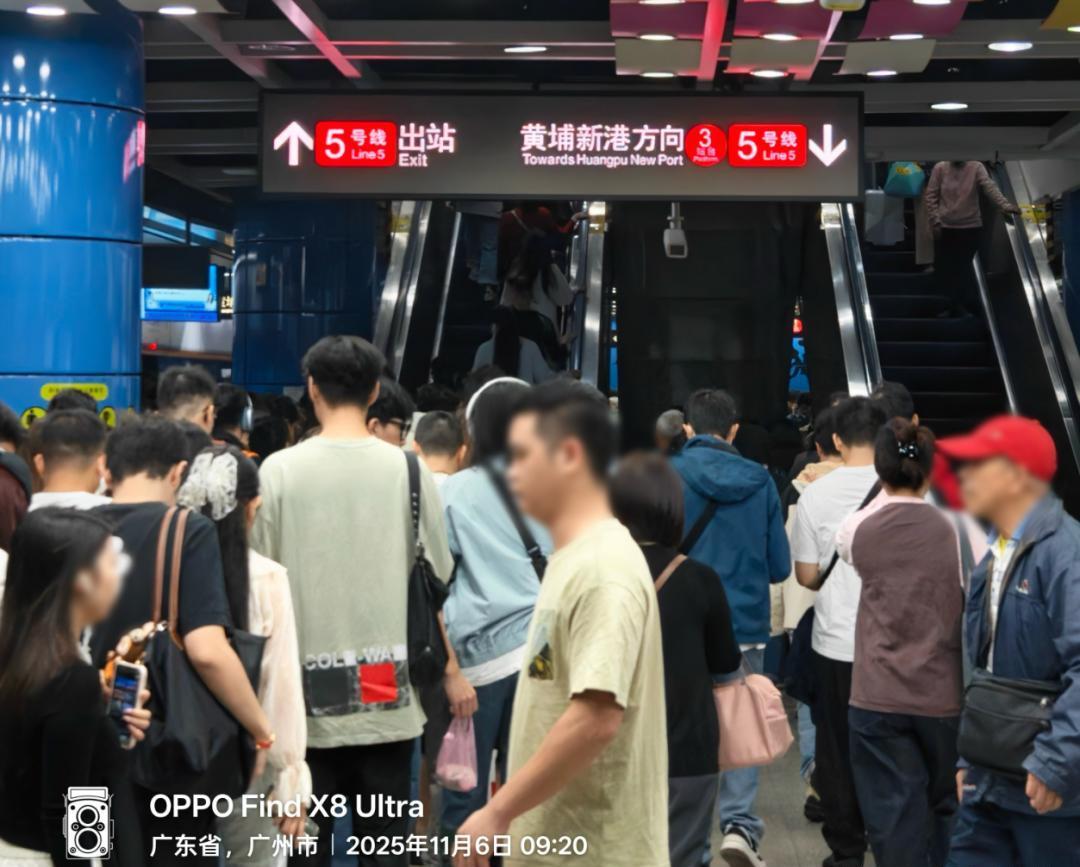 限行_地鐵擠爆馬路暢通現象_廣州限行第一天體驗