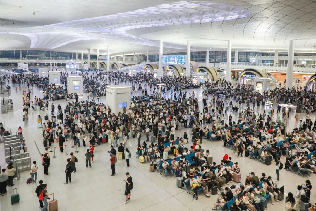 國慶中秋返程鐵路客流量_高速行車(chē)安全提示_出行提示