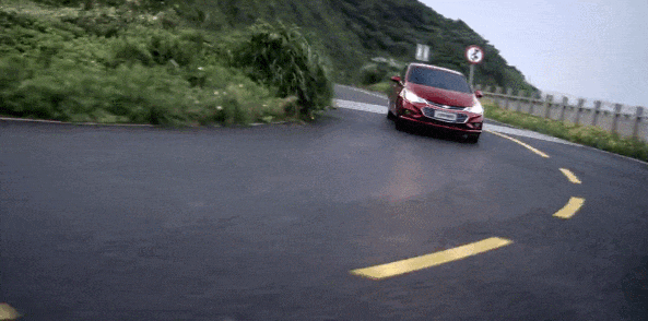 路況_剎車(chē)技巧_不同路況剎車(chē)方法