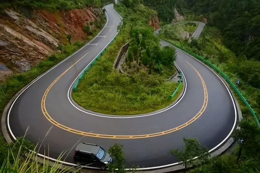 剎車(chē)技巧_路況_不同路況剎車(chē)方法