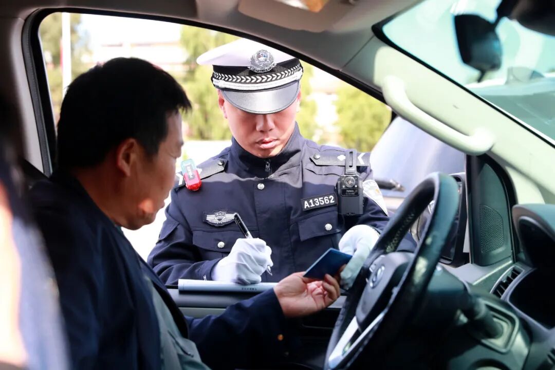 哈爾濱國慶返程車(chē)流高峰_出行提示_哈爾濱中秋假期返程交通管制