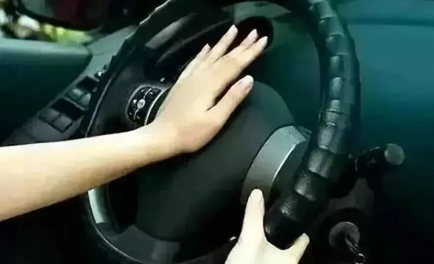 低能見(jiàn)度行車(chē)技巧_出行提示_霧天行車(chē)安全常識