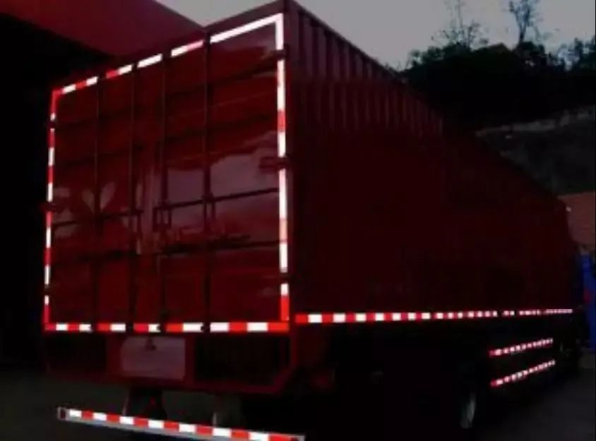 冬季貨車(chē)出行安全準備_出行提示_冬季重型貨車(chē)駕駛安全注意事項