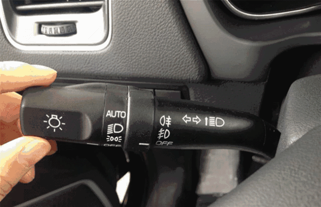 雪地行車(chē)安全技巧_出行提示_降雪天氣開(kāi)車(chē)注意事項