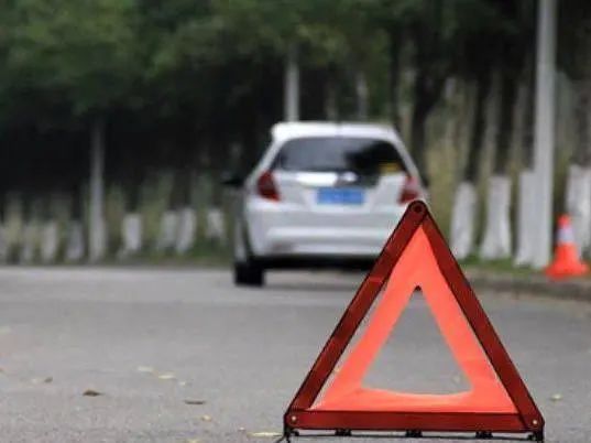 大霧天氣出行安全_霧霾天行車(chē)注意事項_出行提示