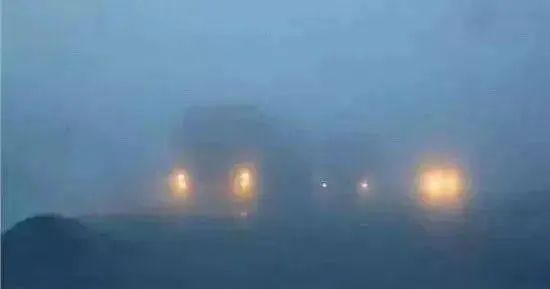 霧霾天行車(chē)注意事項_出行提示_大霧天氣出行安全