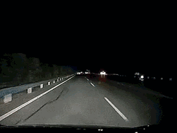 夜間行車(chē)安全_出行提示_規范使用遠近光燈