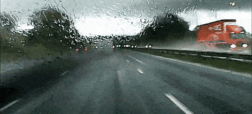 雨天行車(chē)安全_出行提示_雨季駕駛注意事項