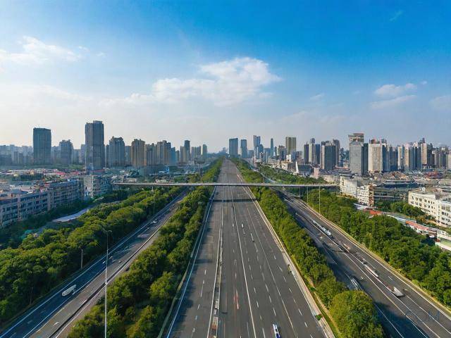 9月15日8時(shí)實(shí)時(shí)路況信息公布！城市道路與高速狀況全知曉